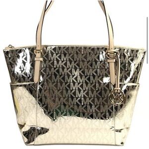 Michael Kors Jet Set Mirror Metallic Tote      GOLD